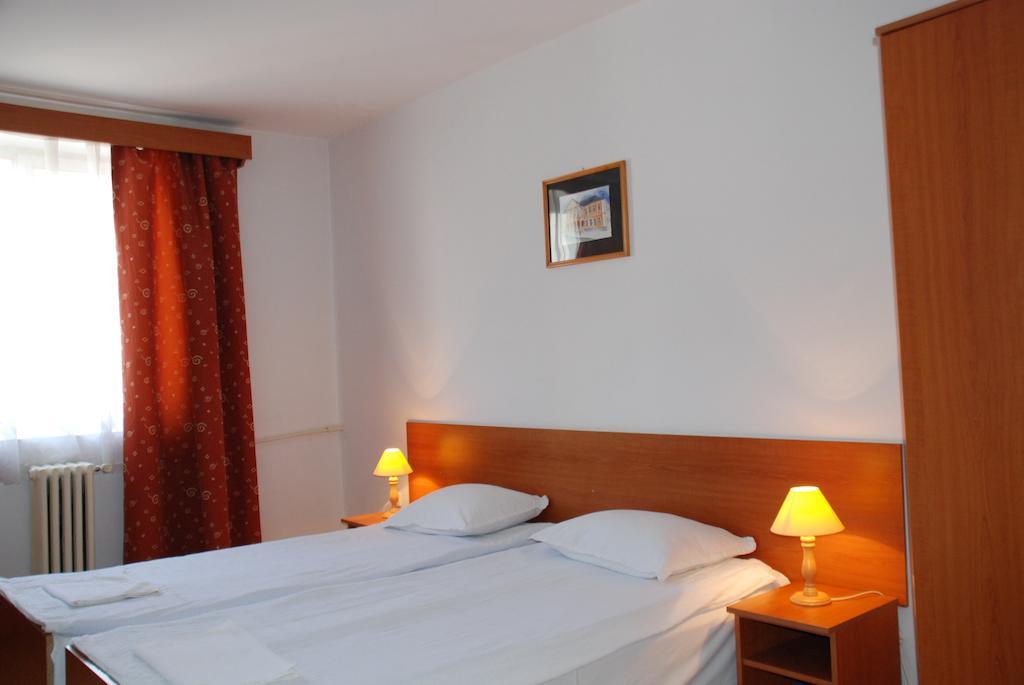 Hotel Merkur Miercurea Ciuc Extérieur photo