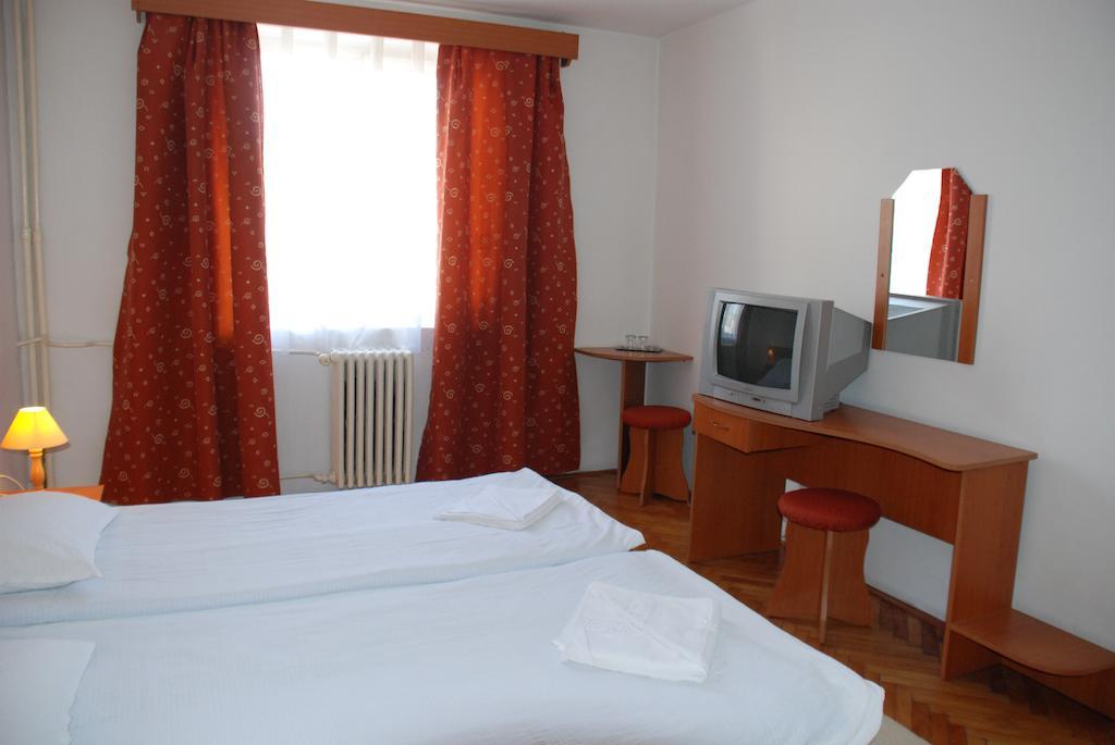 Hotel Merkur Miercurea Ciuc Extérieur photo