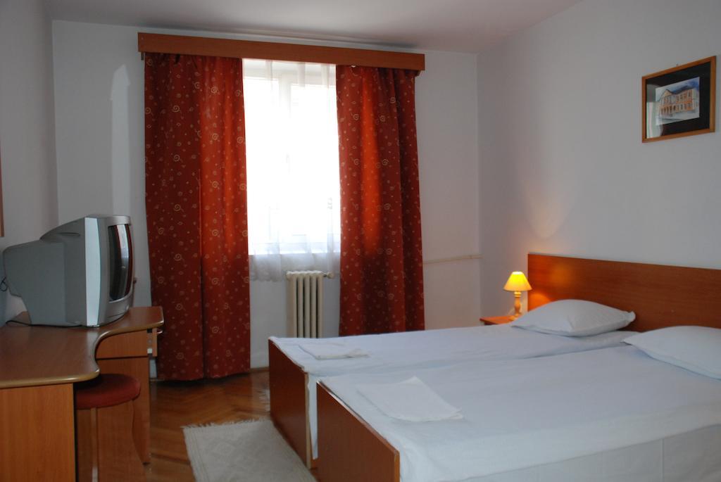 Hotel Merkur Miercurea Ciuc Extérieur photo