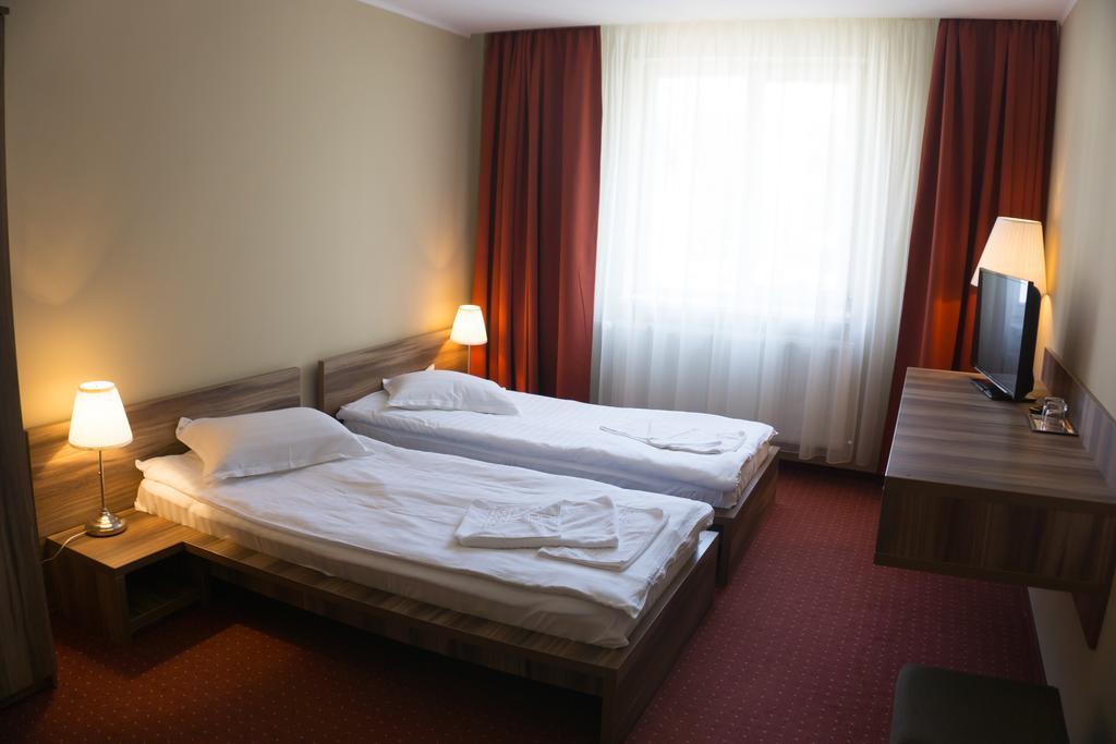Hotel Merkur Miercurea Ciuc Extérieur photo