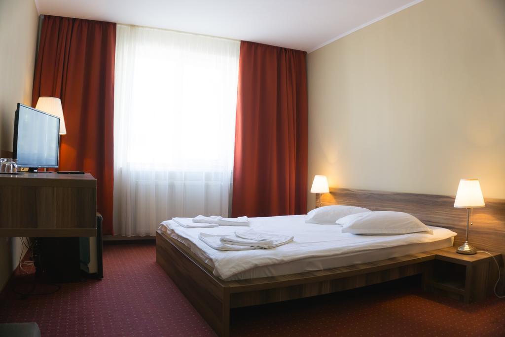 Hotel Merkur Miercurea Ciuc Extérieur photo